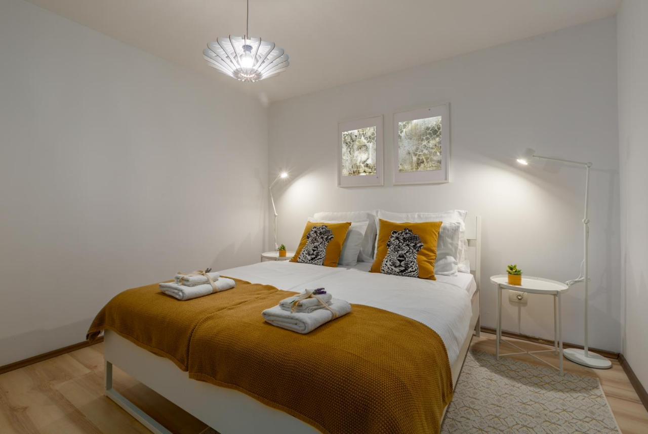 Apartments Agata Novigrad Istria Buitenkant foto