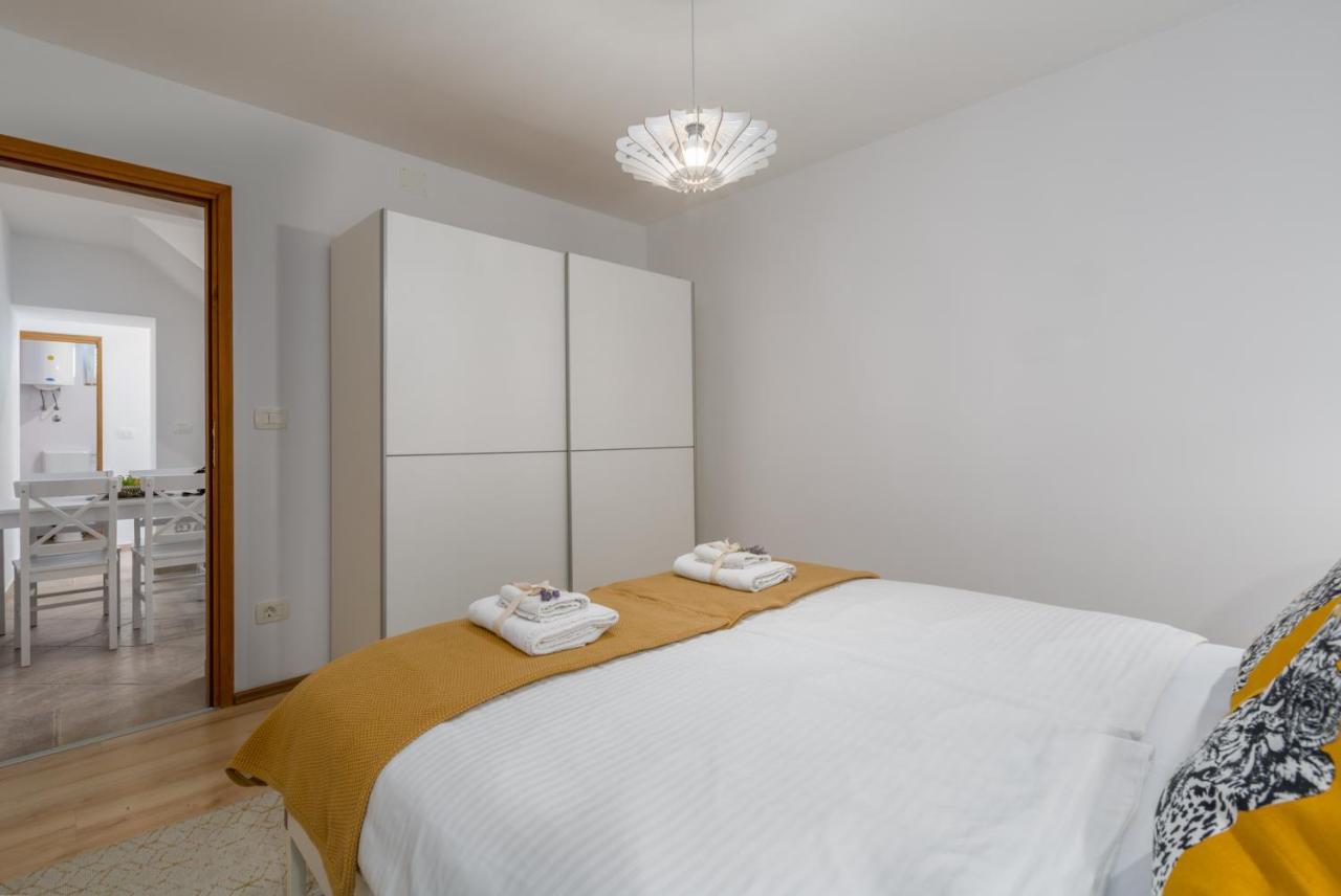 Apartments Agata Novigrad Istria Buitenkant foto