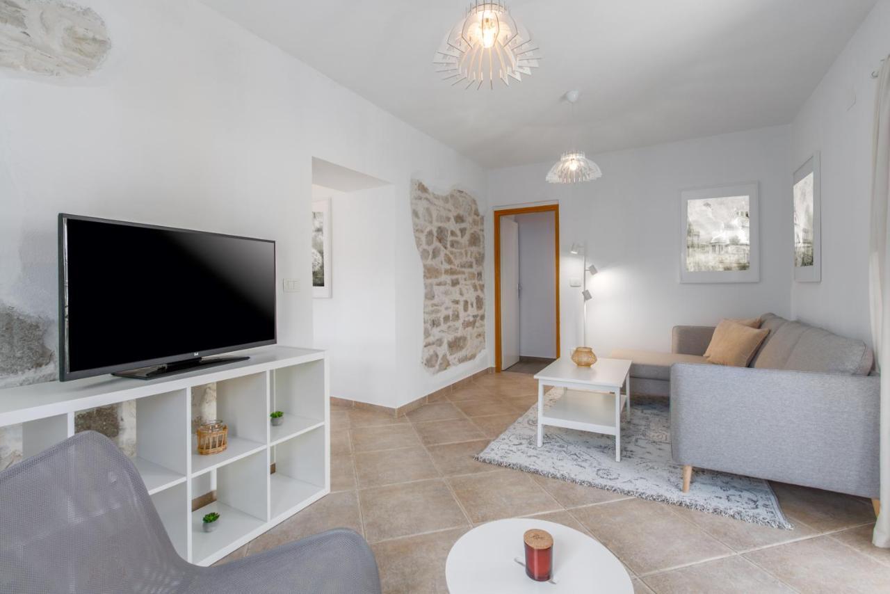 Apartments Agata Novigrad Istria Buitenkant foto