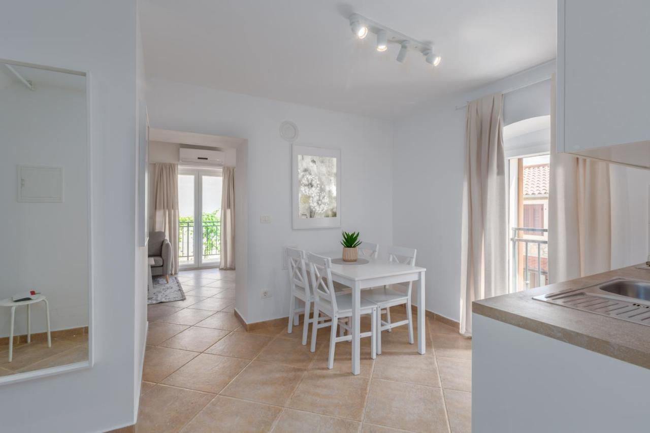 Apartments Agata Novigrad Istria Buitenkant foto